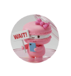 スマホを使っているマカロンちゃん(丸型)（個別スタンプ：7）