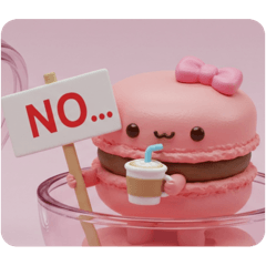 [LINEスタンプ] カフェラテを飲んでいるマカロン(四角) 